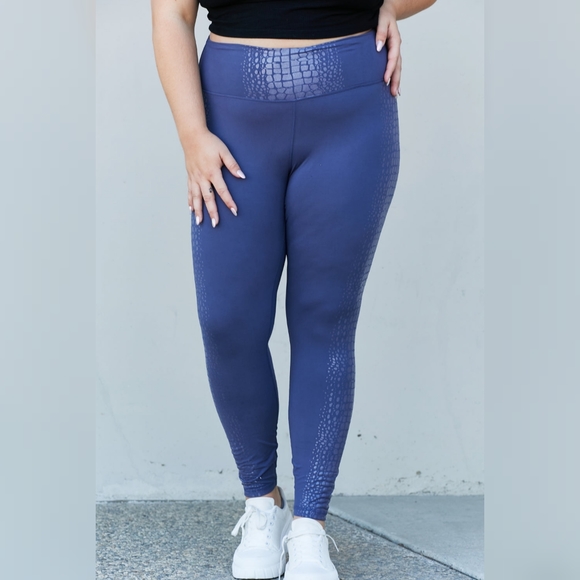 New Rae Mode Plus Size Microfiber Wide Waistband Leggings - Picture 1 of 4